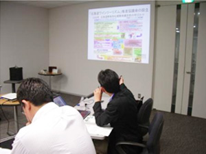 講演者の阿部氏 講演者の阿部氏