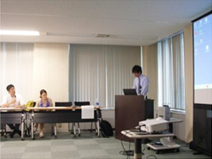 講演者の林氏 講演者の林氏