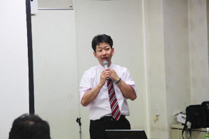 講演者の早田氏