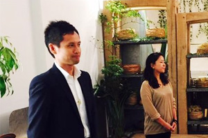 報告者の松浦氏（左）と植田氏（右）