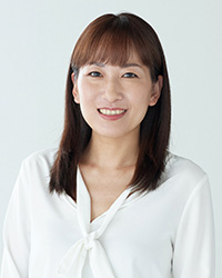 安成蓉子氏