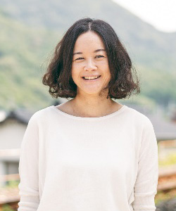 上野 菜穂子 氏