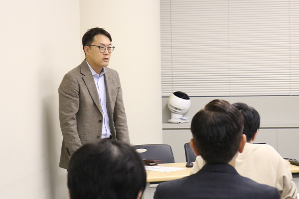 報告者:青木洋高先生 報告者:青木洋高先生