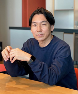堀田 覚 氏