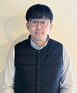 松田 栄策