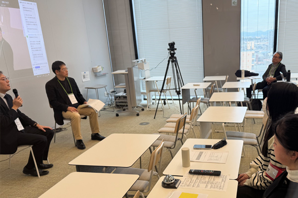 講演の様子 講演の様子